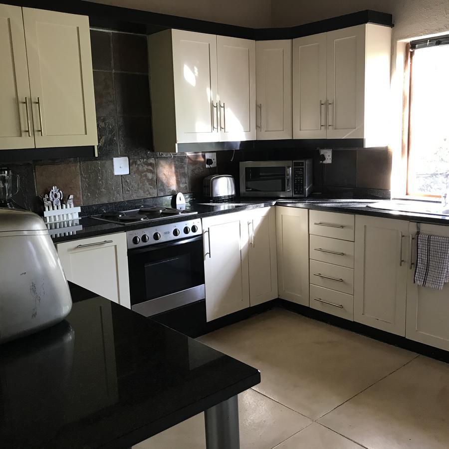 Leadwood Lodge Hoedspruit Bagian luar foto